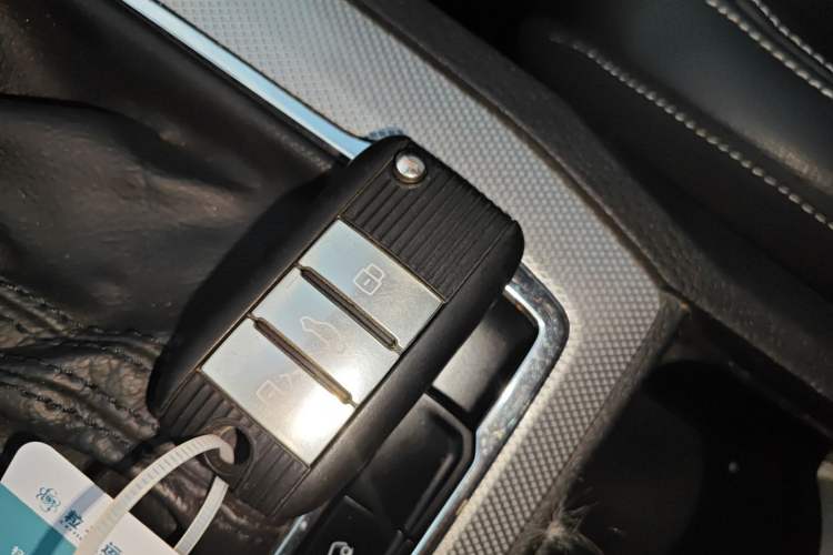 Used Roewe RX5 2019 20T Two-Wheel Drive Automatic 4G Connected Platinum Edition