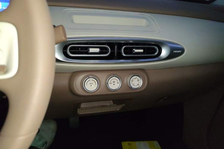 Used Wuling Hongguang MINIEV 2025 Four-Door Version Advanced Edition
