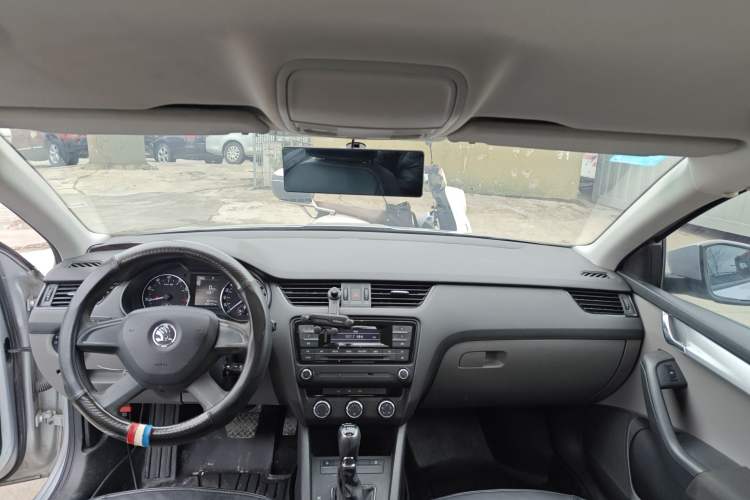 Used Skoda Octavia 2015 1.6L Automatic Eado Edition
