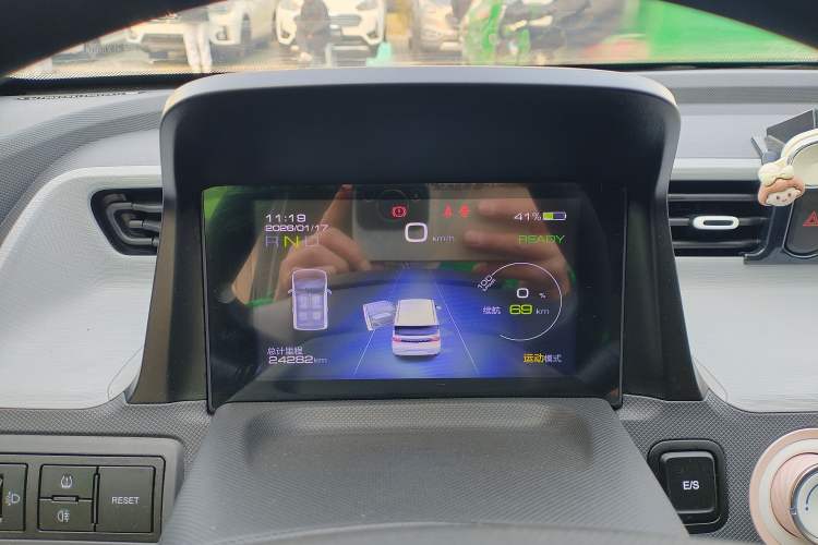 Used Wuling Hongguang MINIEV 2021 Macaron Premium Model – Lithium Iron Phosphate
