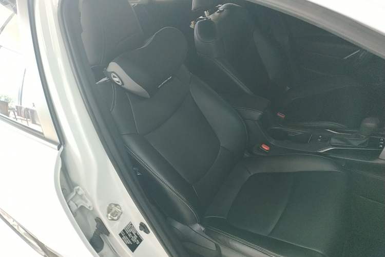 Used Toyota Corolla Cross 2024 2.0L Smart Electric Hybrid Dual-Engine Pioneer Edition