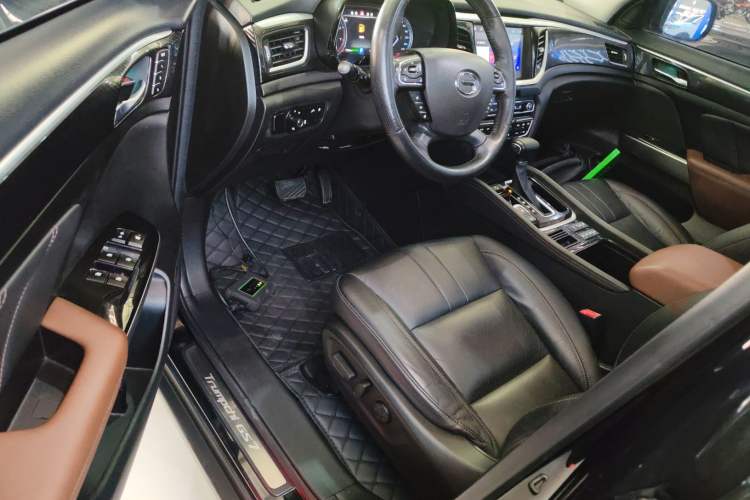 Used GAC Trumpchi GS7 2017 320T Two-Wheel-Drive Luxury Smart Connectivity Model
