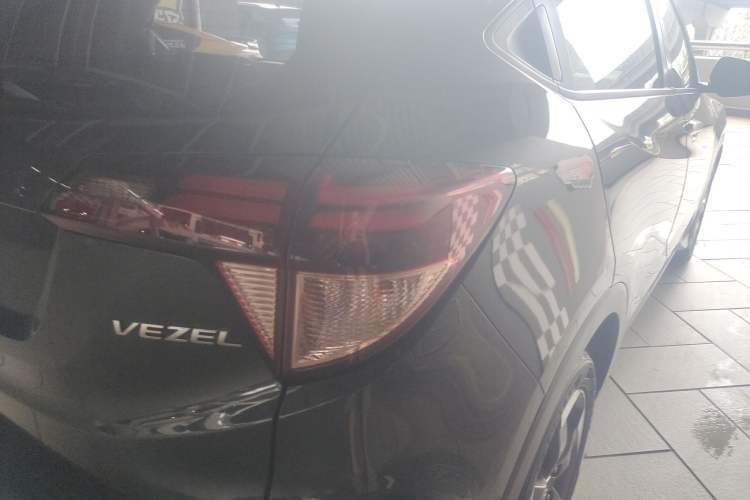 Used Honda Vezel 2015 1.8L CVT 2WD Luxury Model
