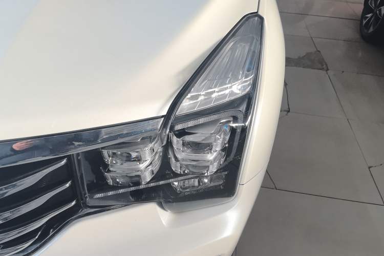 Used GAC Trumpchi GS8 2017 320T Two-Wheel Drive Luxury Smart Connectivity Version (7 Seats)
