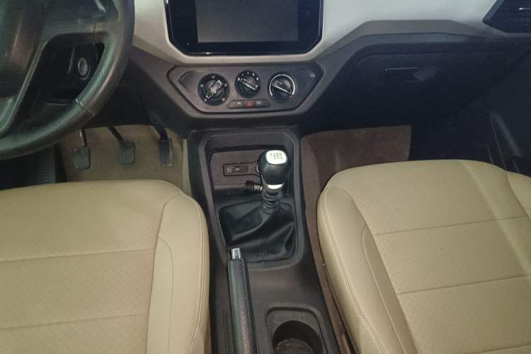 Used Wuling Hongguang 2021 1.5L Facelifted S Comfort Version with Electric Power Steering LAR
