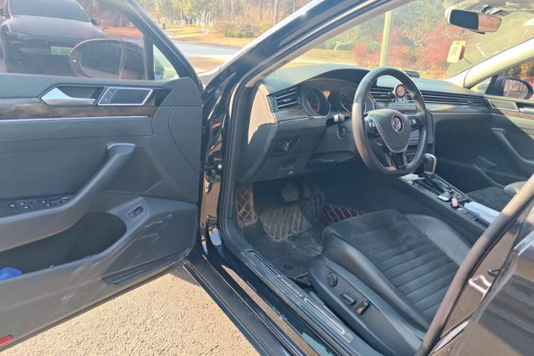 Used Volkswagen Magotan 2018 330TSI DSG Luxury Model
