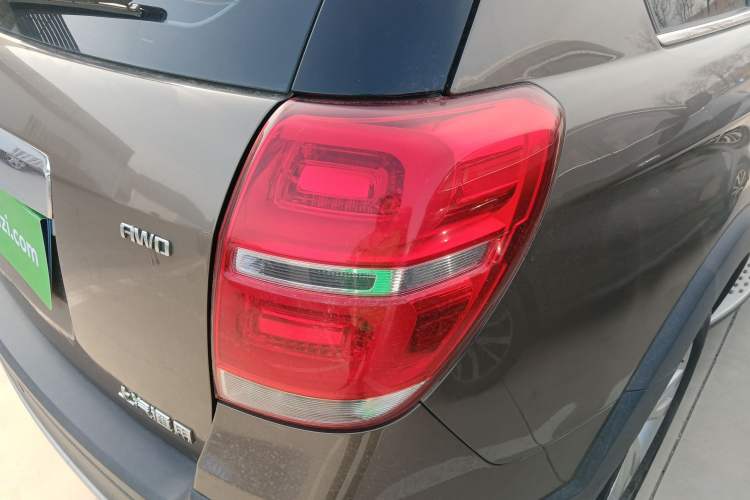 Used Chevrolet Captiva 2017 2.4L 4x4 Flagship Edition 7-Seater
