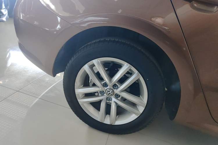 Used Volkswagen Gran Lavida 2015 230TSI DSG Comfort Edition
