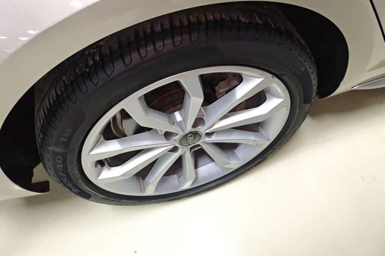 Used Audi A4L 2018 30th Anniversary Edition 40 TFSI Fashion Model
