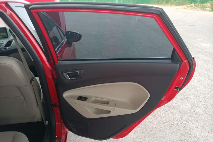 Used Ford Fiesta 2013 Sedan 1.5L Automatic Fashion Edition
