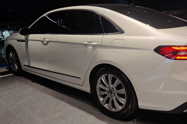 Used Ford Taurus 2019 EcoBoost 245 Comfort Edition
