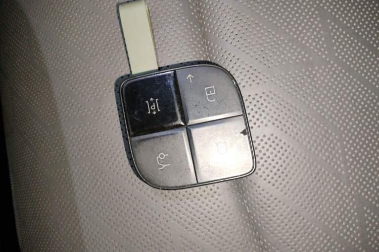 Used Lynk & Co 08 EM-P 2025 220 km All-Wheel-Drive Performance Halo
