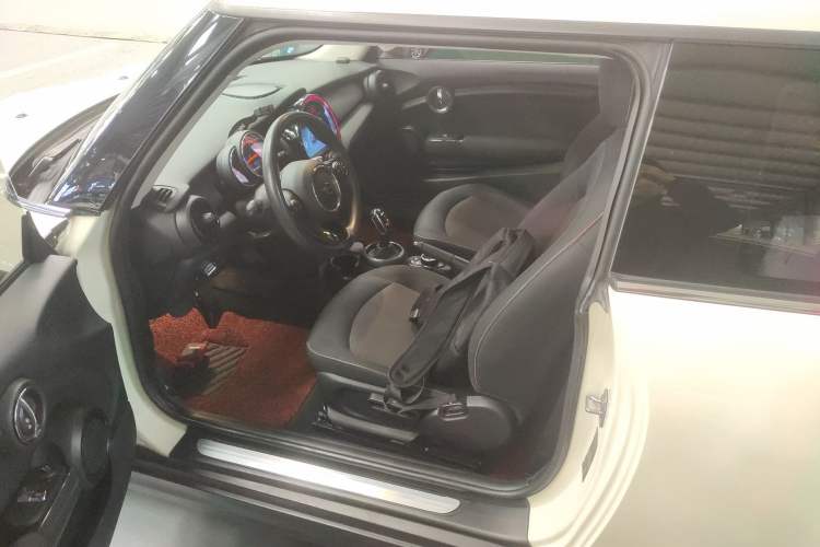 Used  MINI 2020 1.5T ONE
