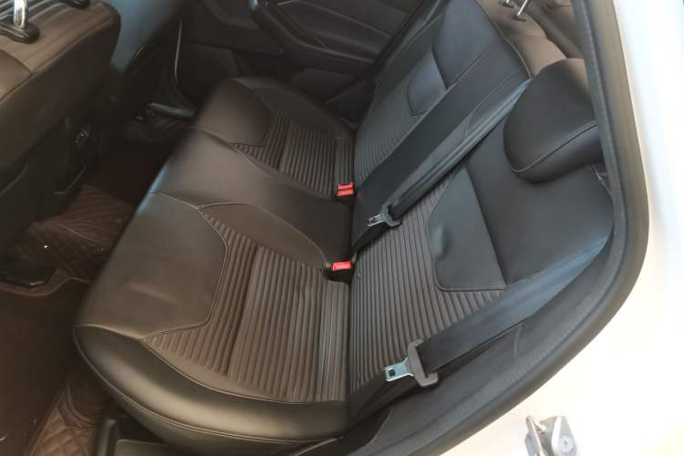 Used Ford Focus 2017 Sedan 1.6L Automatic Fashion Edition Smart Drive Version
