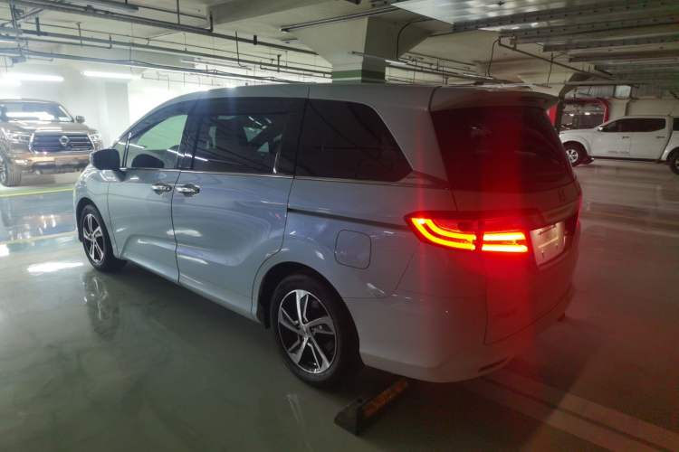 Used Honda Odyssey 2015 Updated Version 2.4L Smart Edition
