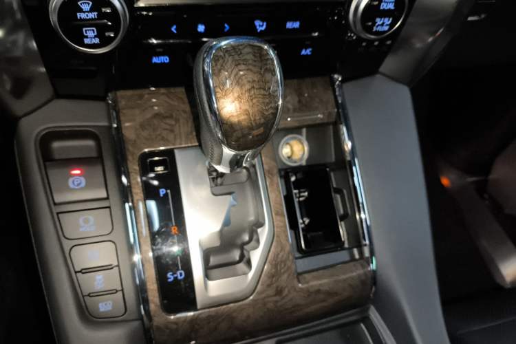 Used Toyota Alphard 2021 Dual-Engine 2.5L Prestige Edition
