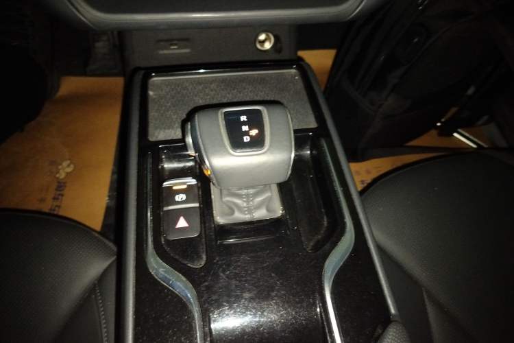 Used Hongqi E-QM5 2022 431 km Charge & Enjoy Edition