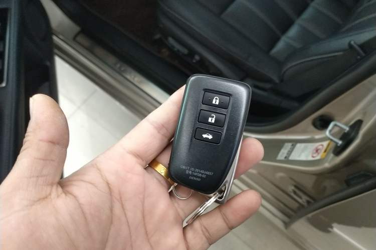 Used Lexus ES 2015 300h Comfort Edition
