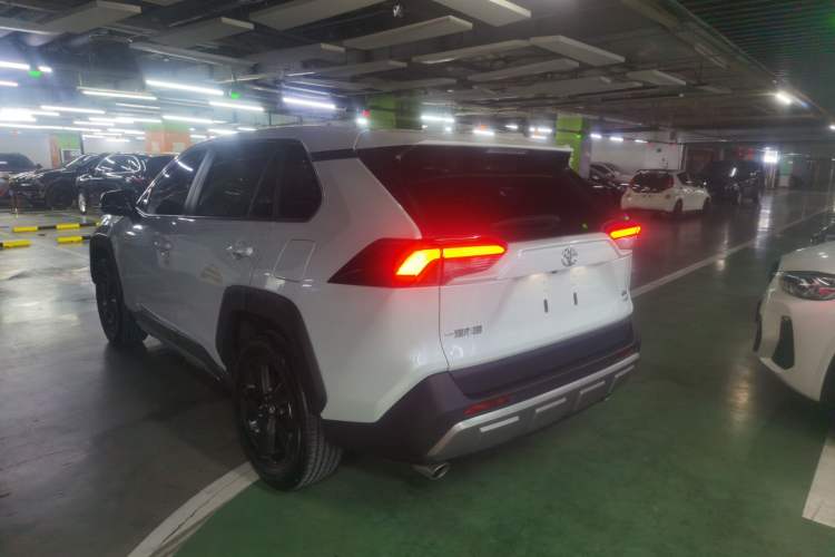 Used Toyota RAV4 2022 2.0L CVT 4x4 Style Plus Edition
