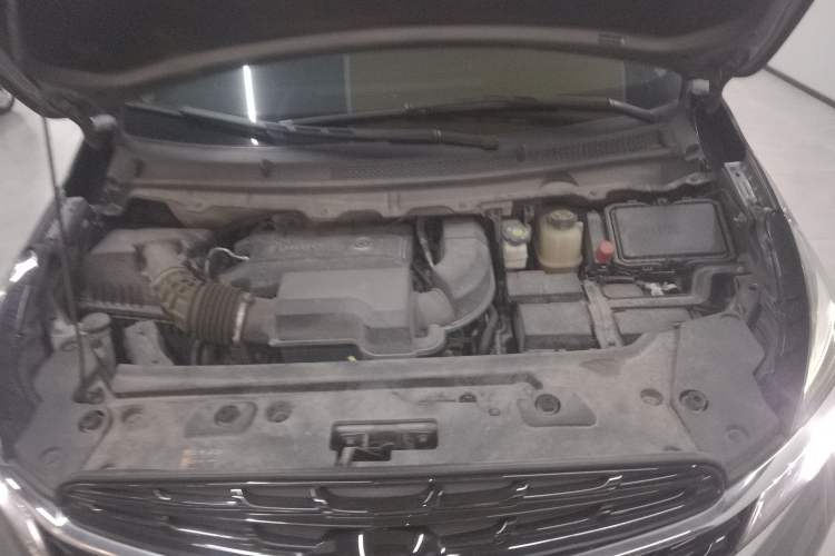 Used Buick GL8 2022 Land Cruiser Executive Class 652T Comfort Model
