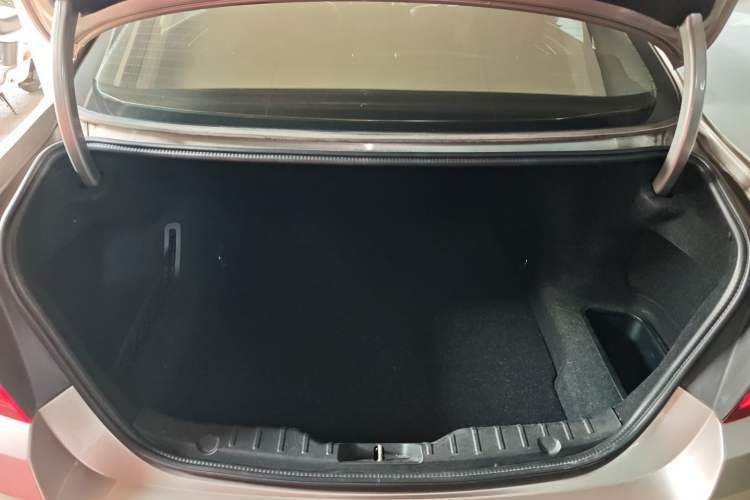 Used BMW 5 Series 2014 520Li Elegant Model