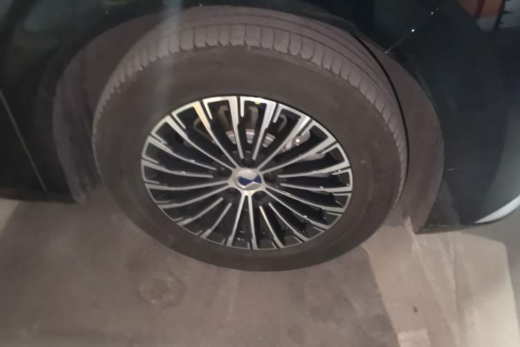 Used Denza D9 2022 DM-i 970 Four-Wheel Drive Prestige Model