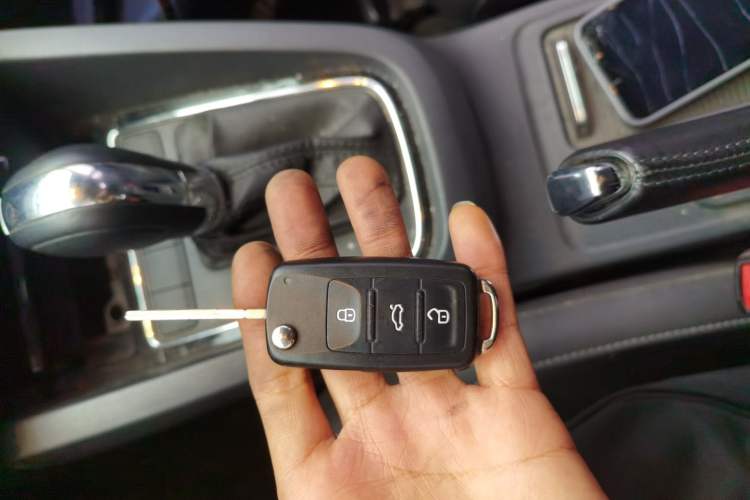 Used Volkswagen Sagitar 2015 1.6L Automatic Comfort Model
