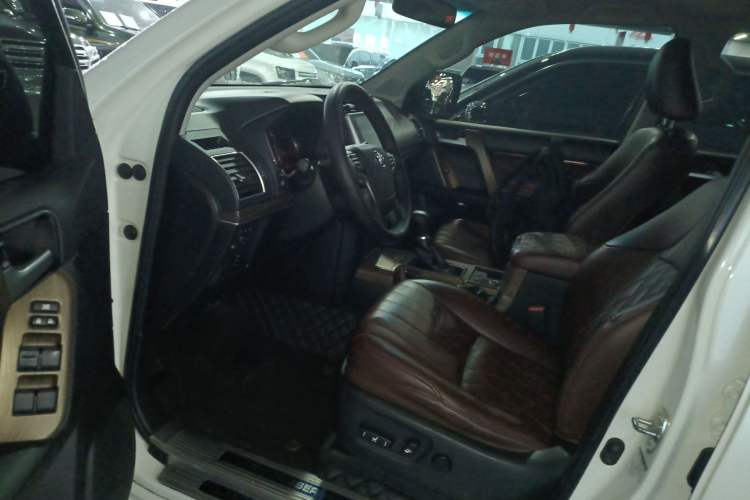 Used Toyota Prado 2018 3.5L Automatic TX-L with Rear-Mounted Spare Tire