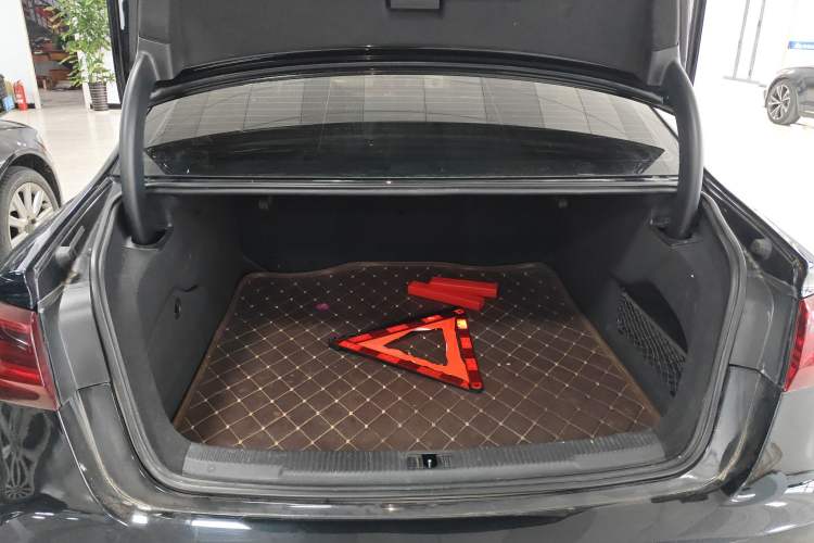 Used Audi A6L 2015 30 FSI Millionth Anniversary Comfort Model
