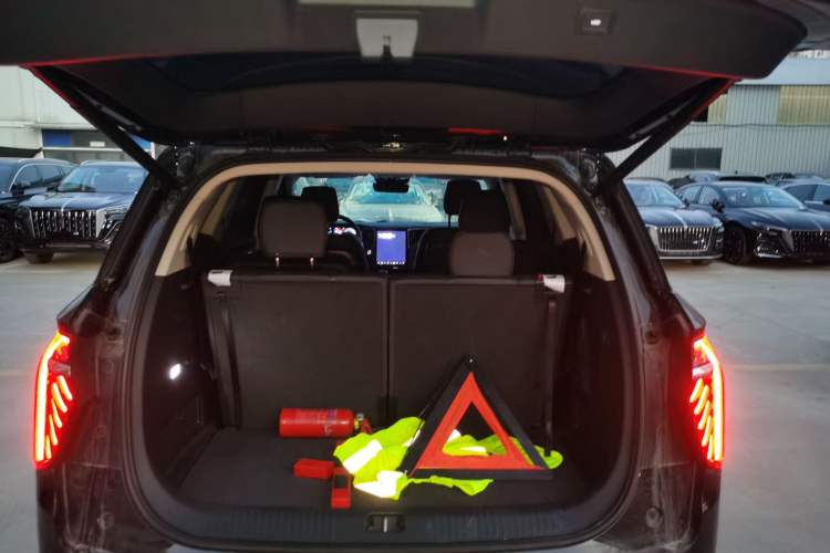 Used Hongqi HS7 PHEV 2024 2.0T PHEV Four-Wheel Drive Flagship Edition 6 Seats