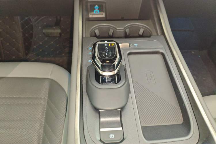 Used Ford Edge 2023 Ford Explorer L 2.0T EcoBoost Four-Wheel Drive 7-Seater Supreme Model
