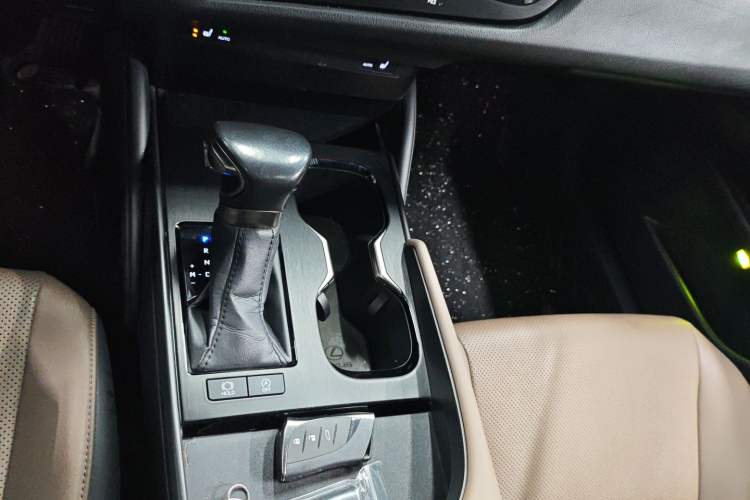 Used Lexus ES 2023 200 Excellence Edition
