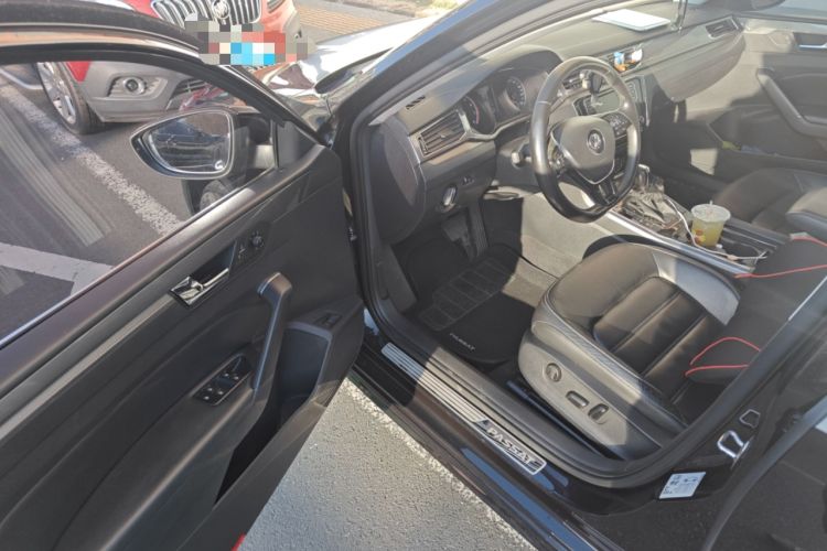 Used Volkswagen Passat 2017 330TSI DSG Luxury Edition
