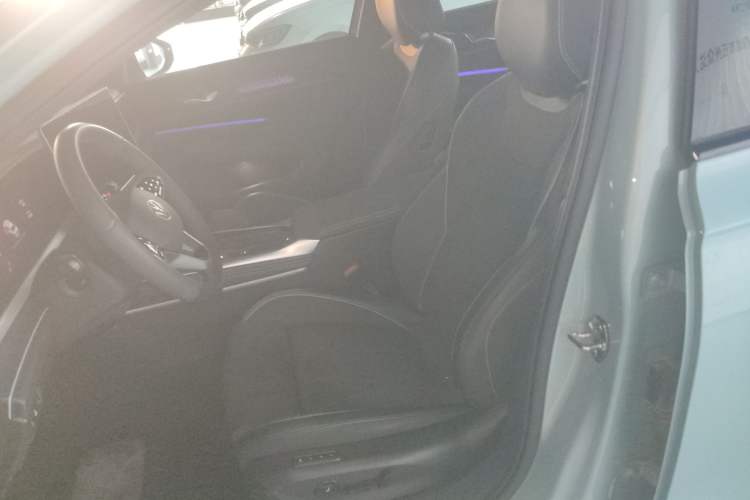 Used Volkswagen Passat 2025 Pro 380TSI Starry Dragon Luxury Edition
