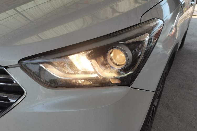 Used Hyundai Santa Fe 2017 2.0T Automatic All-Wheel Drive Smart 7-Seater
