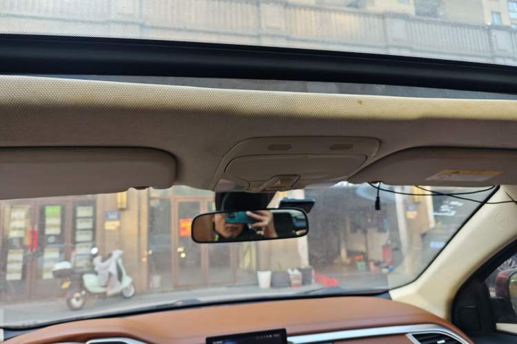 Used Soueast DX7 2015 1.5T Manual Luxury Model
