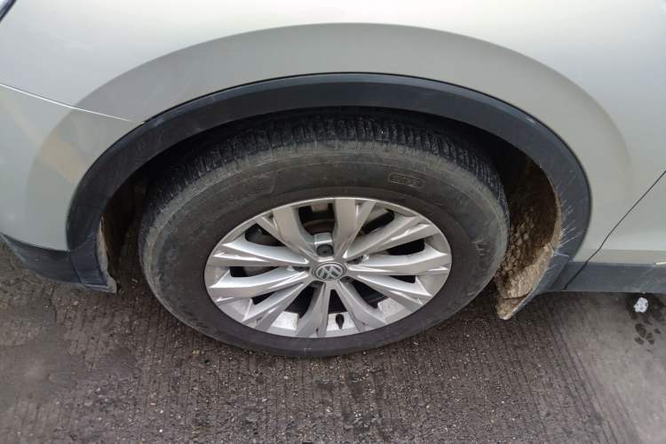 Used Volkswagen Tiguan L 2017 330TSI Automatic Two-Wheel Drive Luxury Edition
