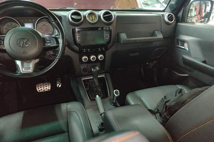 Used Beijing Auto BJ40 2016 40L 2.3T Automatic All-Wheel Drive Premium Edition
