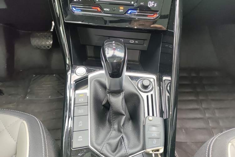 Used Volkswagen Tayron 2024 300TSI Two-Wheel-Drive Luxury Plus Advanced Version
