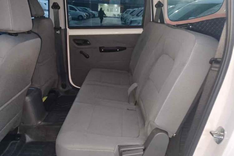 Used Wuling Hongguang New Energy 2025 Extended-Range Hybrid 50 km Standard Version
