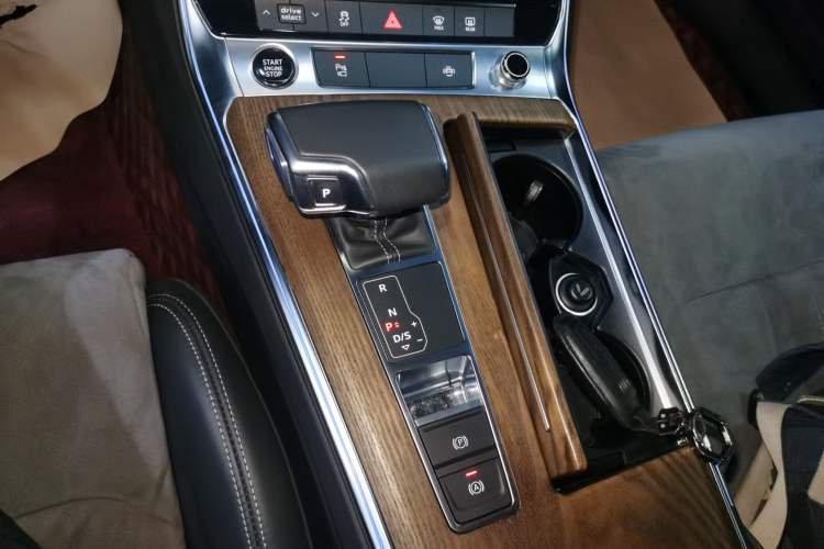 Used Audi A6L 2022 40 TFSI Luxury Dynamic Model
