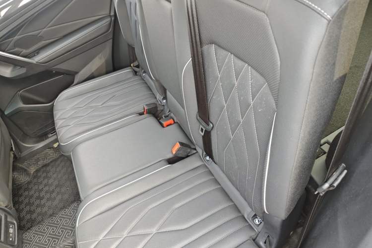 Used Volkswagen Tiguan L 2022 330TSI Automatic Two-Wheel Drive R-Line Enhanced Edition
