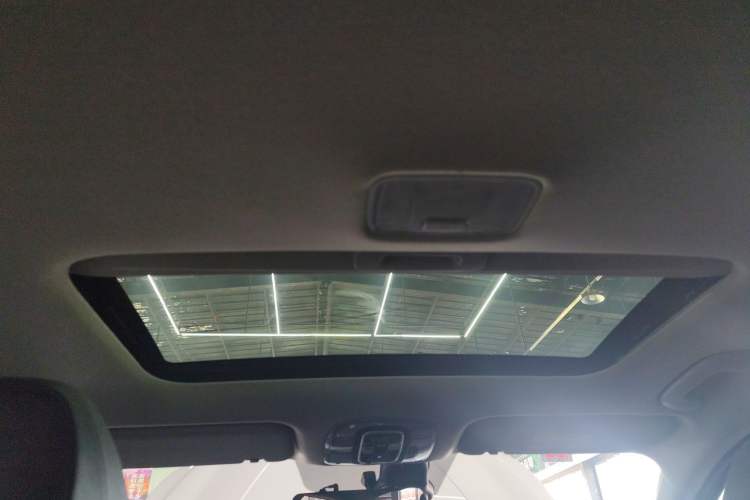 Used Hyundai Elantra 2023 1.5L CVT LUX Prestige Edition
