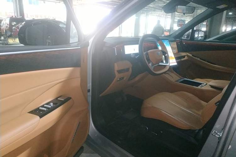 Used  L7 2025 EM-i 115km Exploration+ Edition
