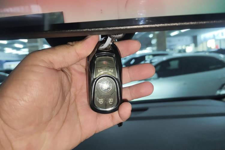 Used Buick GL8 2023 ES Lu Zun Deluxe Model
