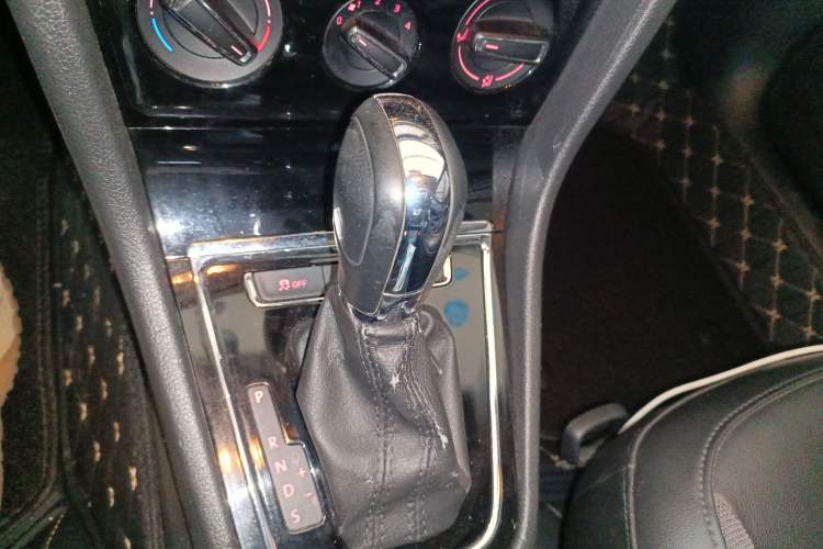 Used Volkswagen Bora 2014 1.6L Automatic Comfort Model
