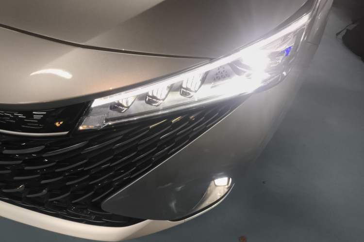 Used Roewe RX5 2023 1.5T Luxury Sliding-Screen Version
