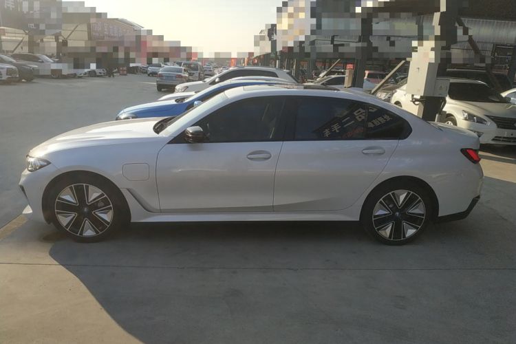 Used BMW i3 2023 eDrive 40 L Midnight Sports Package
