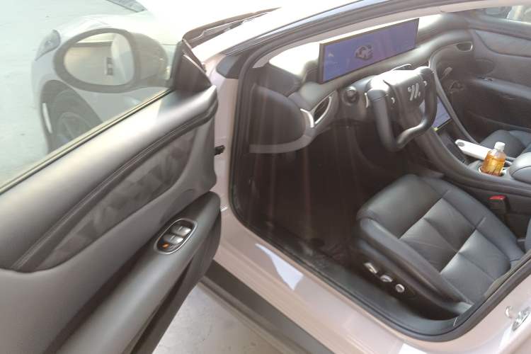 Used  L6 2024 Max Standard Edition