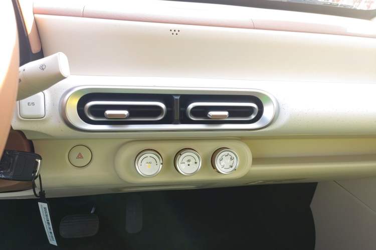 Used Wuling Hongguang MINIEV 2024 3rd Generation 215km Youth Edition
